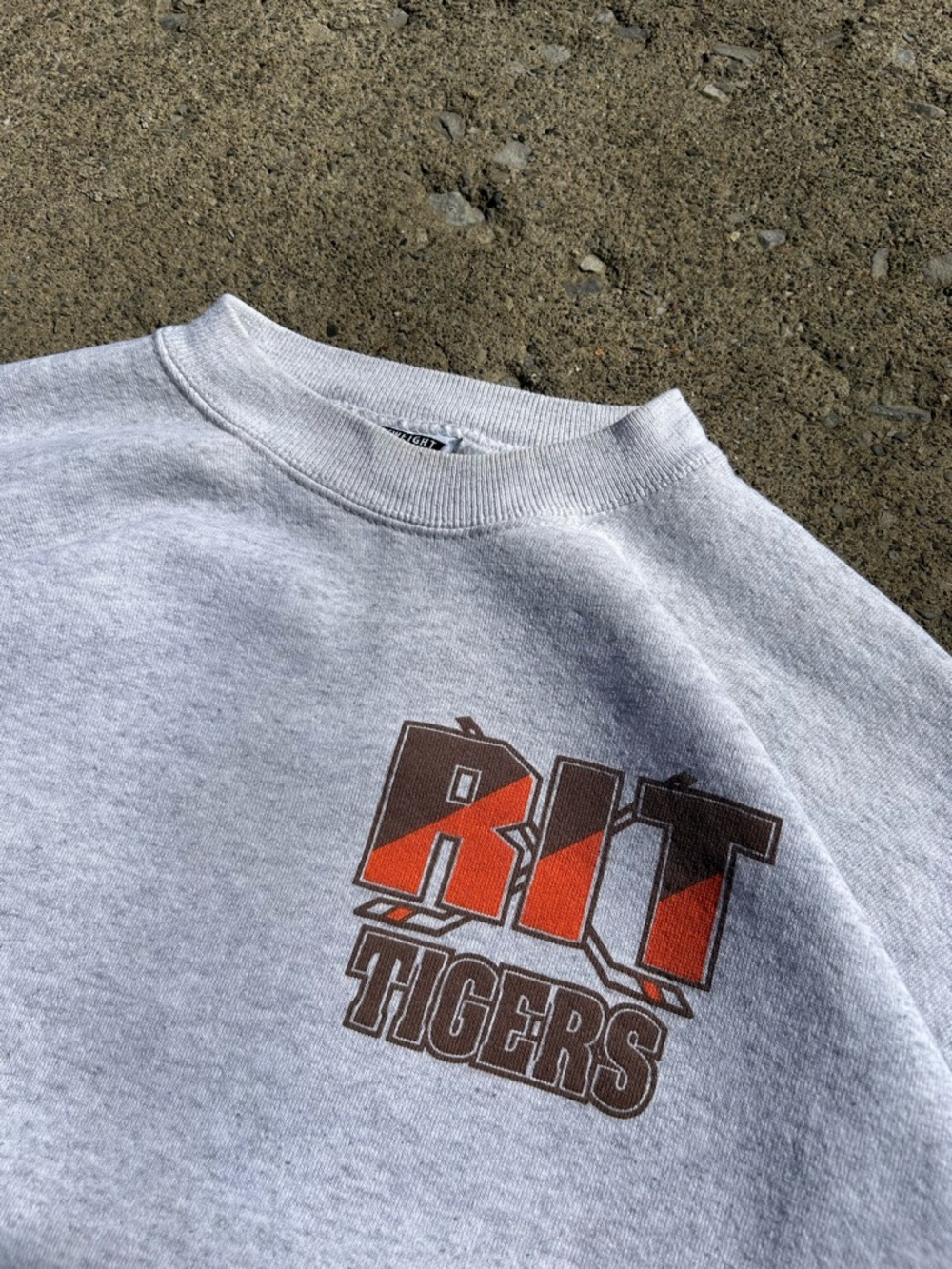 90’s vintage RIT Tigers Gray hockey Crewneck Sweatshirt